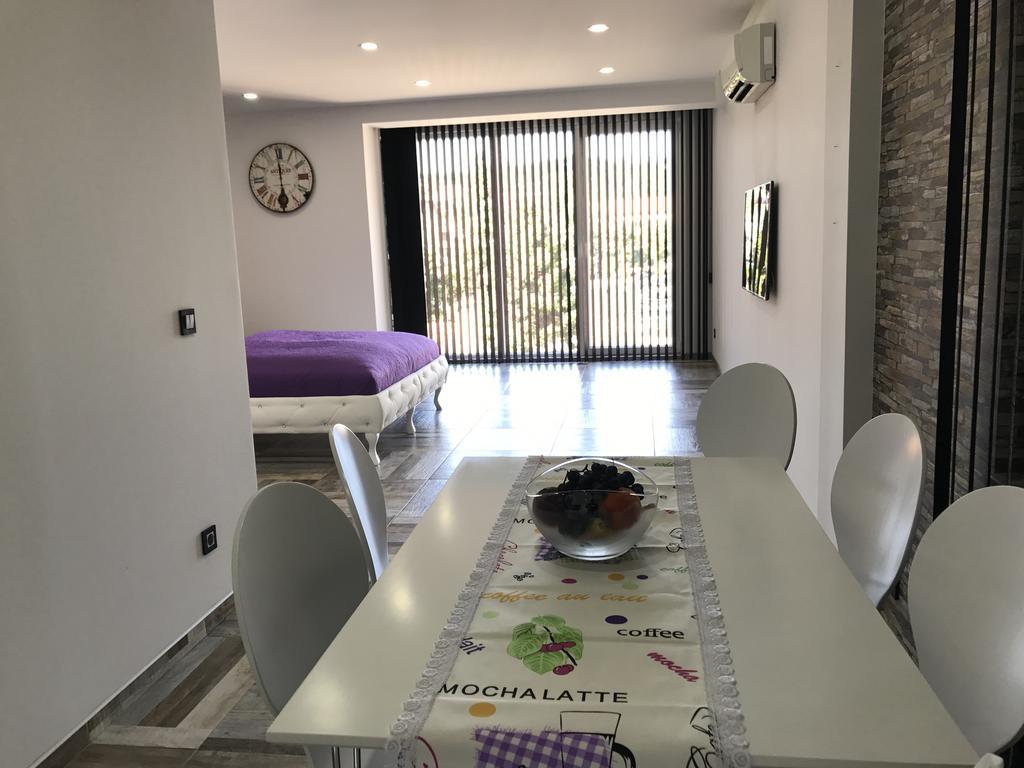 Apartment Ajla Tuzla Extérieur photo