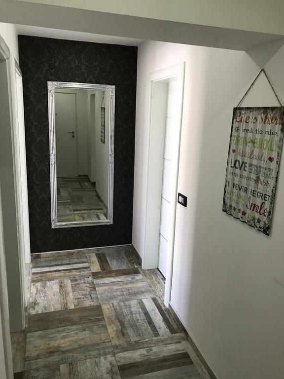 Apartment Ajla Tuzla Extérieur photo
