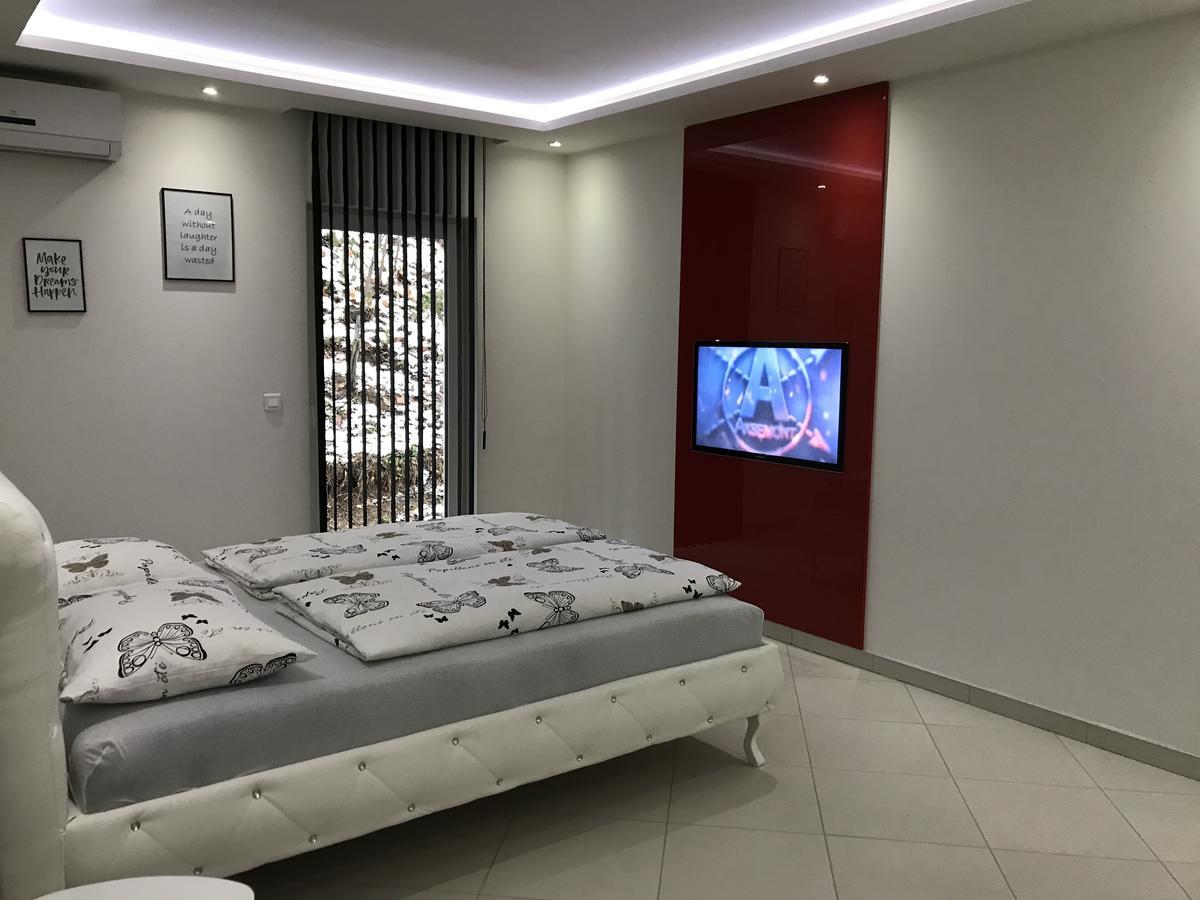 Apartment Ajla Tuzla Extérieur photo