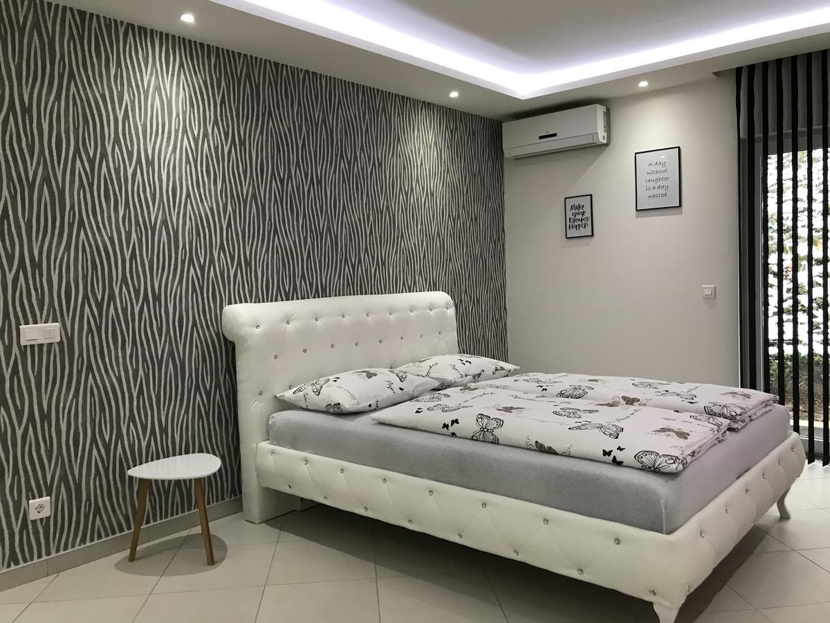 Apartment Ajla Tuzla Extérieur photo