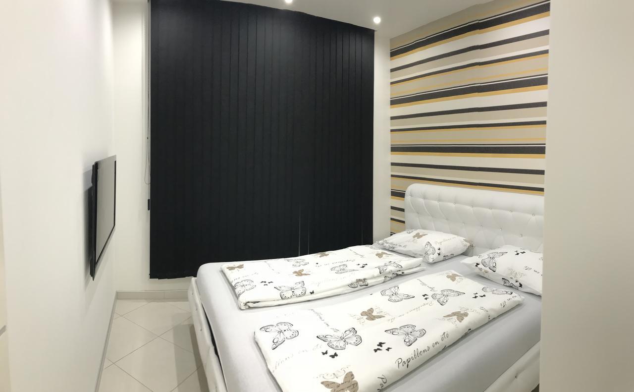 Apartment Ajla Tuzla Extérieur photo