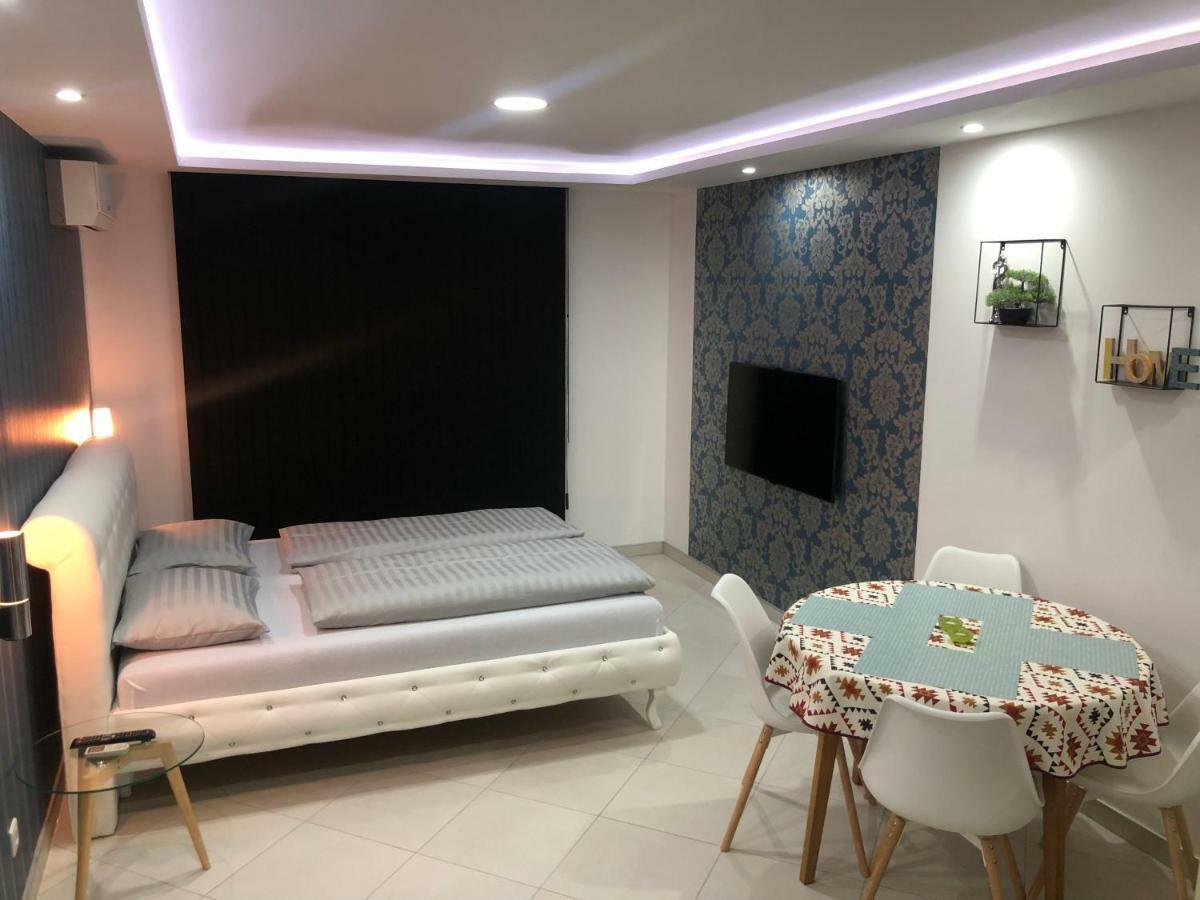 Apartment Ajla Tuzla Extérieur photo